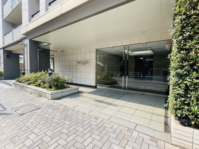 ジェイパーク板橋中台のエントランス