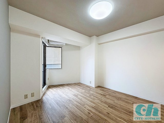 ストーク・ストラーダ雪ヶ谷 203号室の居間・リビング