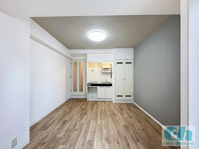 ストーク・ストラーダ雪ヶ谷 203号室の居間・リビング