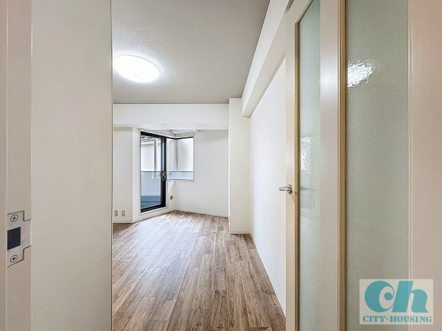 ストーク・ストラーダ雪ヶ谷 203号室の居間・リビング