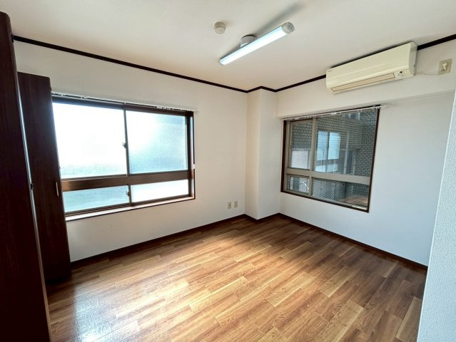 コスタ岐阜県庁前の洋室