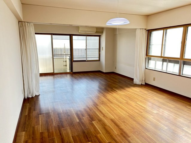 コスタ岐阜県庁前の居間・リビング