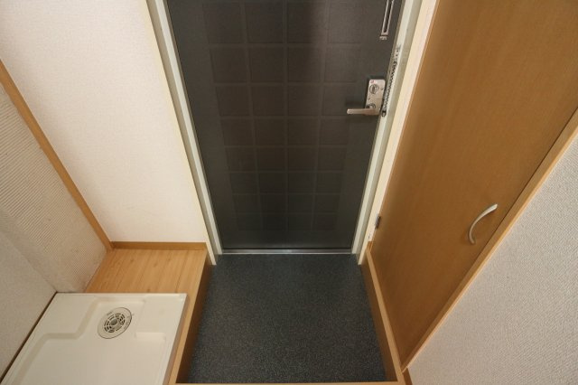 サンスイート神戸の玄関