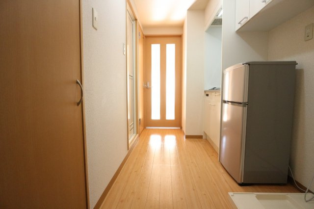 サンスイート神戸の居間・リビング