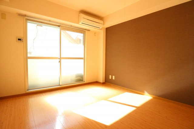 サンスイート神戸の寝室