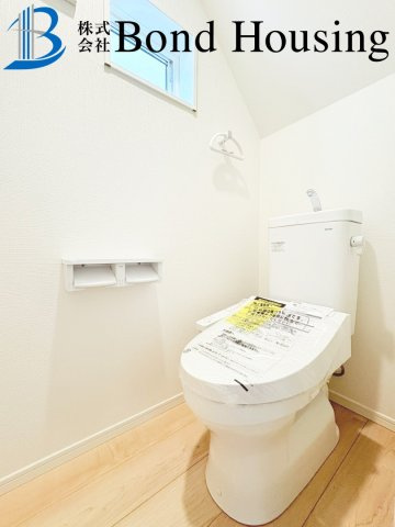 「SAFE365」「お車並列3台可」大久保町八木第3　全２棟2号棟のトイレ