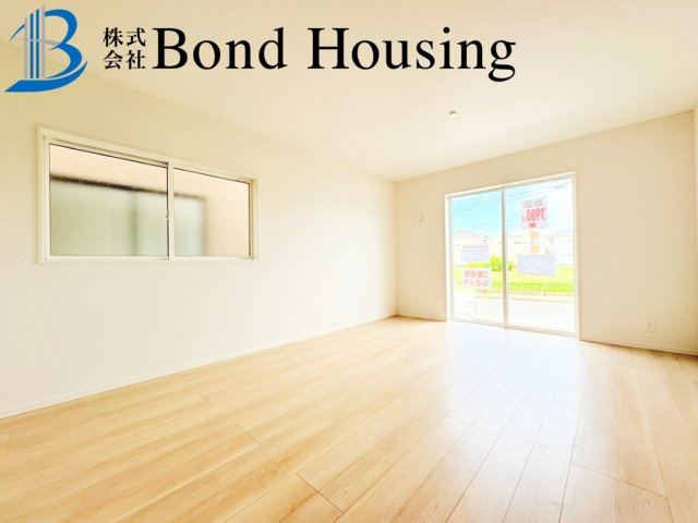 「中八木駅2分」「お車並列3台可」大久保町八木第3　全２棟1号棟の洋室