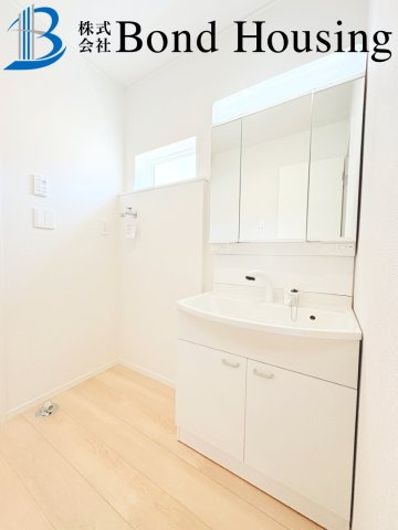 「中八木駅2分」「お車並列3台可」大久保町八木第3　全２棟1号棟の独立洗面台