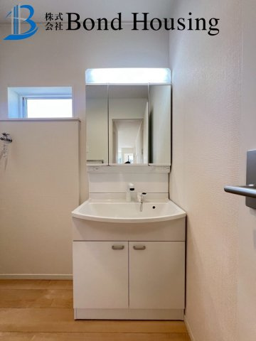 「SAFE365」「お車並列2台可」大久保町高丘　第1　全2棟1号棟の独立洗面台