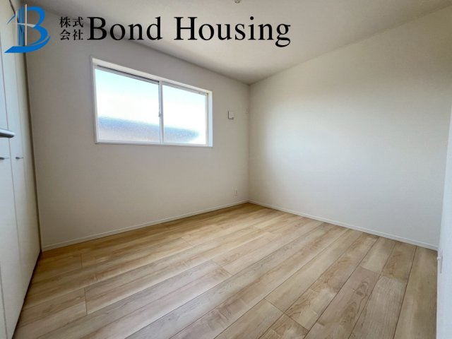 「SAFE365」「お車並列2台可」大久保町高丘　第1　全2棟1号棟の洋室