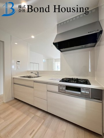 「SAFE365」「お車並列2台可」大久保町高丘　第1　全2棟1号棟のキッチン