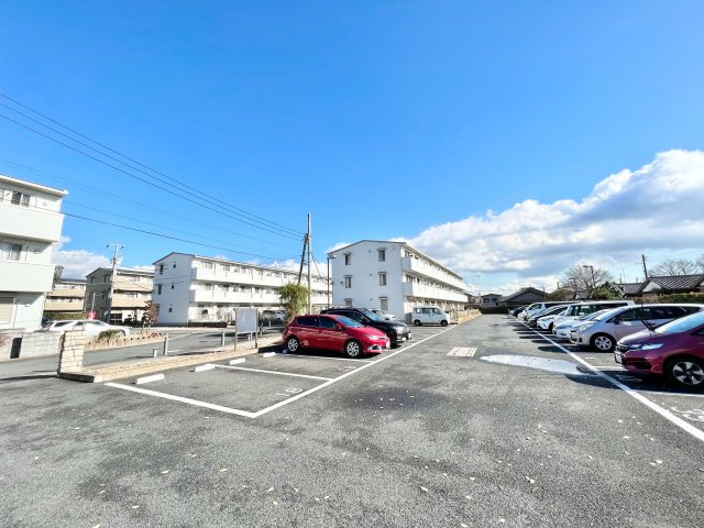 リビングタウン稲毛の杜Aの駐車場