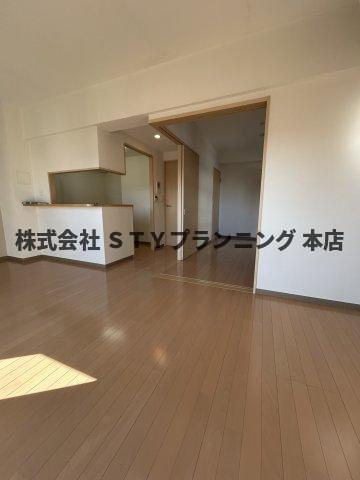 仲介手数料０円！ヴィラエーデル大須の居間・リビング