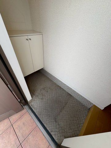 カトゥレーヴの玄関