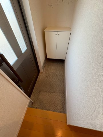 カトゥレーヴの玄関