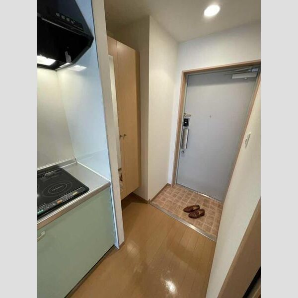 EbyU新大阪の玄関