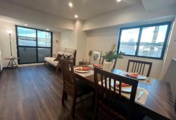 カテリーナ石神井公園の居間・リビング|南向きの14.1帖のリビングには、2面採光で暖かい日差しが降りそそぎます