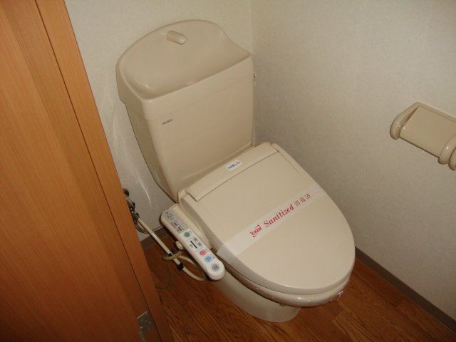 サンライフ　ハサマのトイレ|シャワー付トイレ