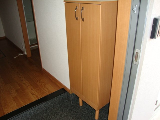 サンライフ　ハサマの収納|下駄箱上部