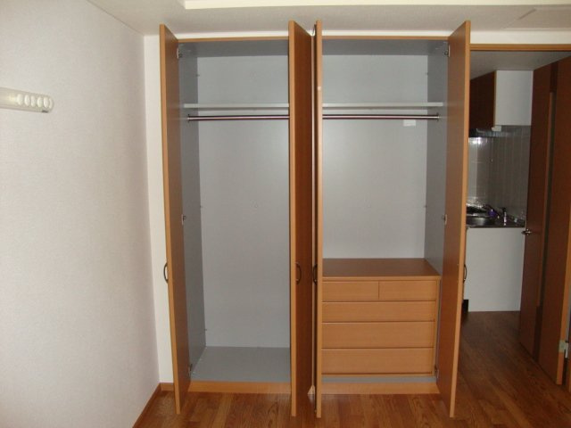 サンライフ　ハサマの収納|クローゼット