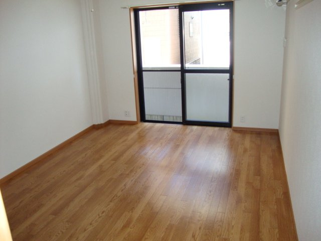 サンライフ　ハサマの居間・リビング|洋室