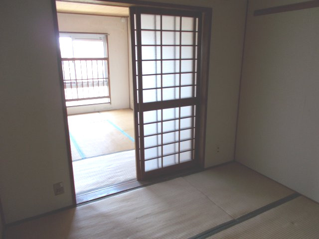 垂水高丸住宅５号棟の和室|来客時にも便利な和室付き