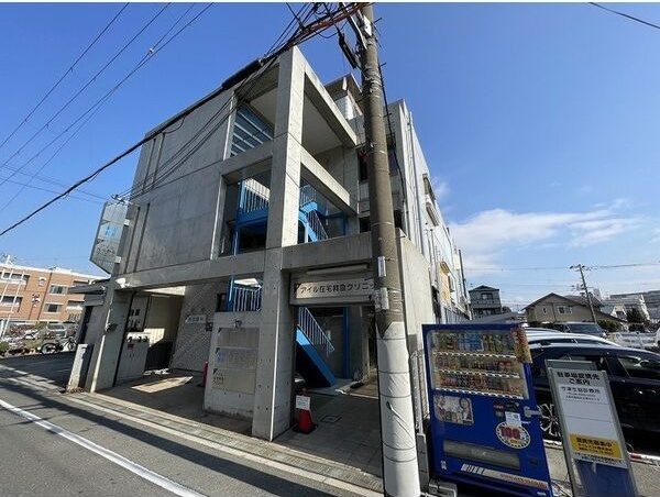 塩見ビルの外観