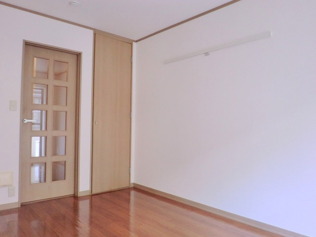 メゾン　ゆいの寝室|★明るいフローリング調のお部屋です★