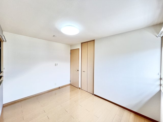 Royal Garden 400&16 の内装|※別部屋参考写真