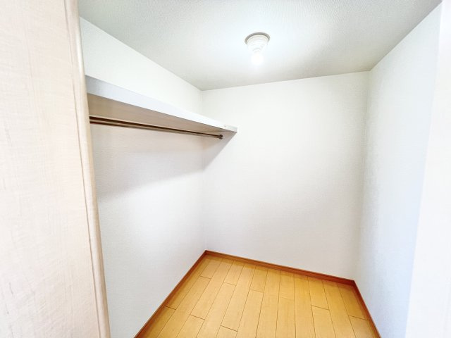 Royal Garden 400&16 の収納|※別部屋参考写真