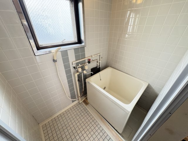 レジデンス栄Ⅱの浴室|コンパクトで使いやすいお風呂です