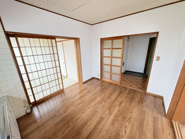 レジデンス栄Ⅱの居間・リビング|ゆったりとしたリビングです