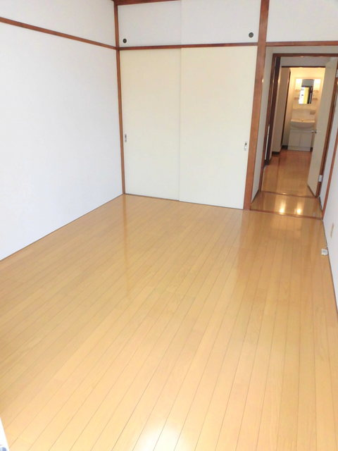 小山イレブンハイツの洋室