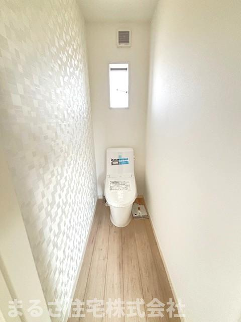 吉村町西中甲　新築戸建てのトイレ