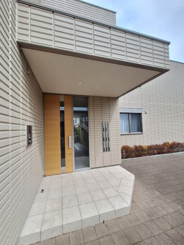 パークヴィラ王子台Ａ棟のエントランス