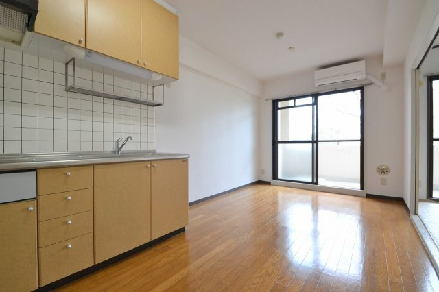 ルミエールクマダの居間・リビング