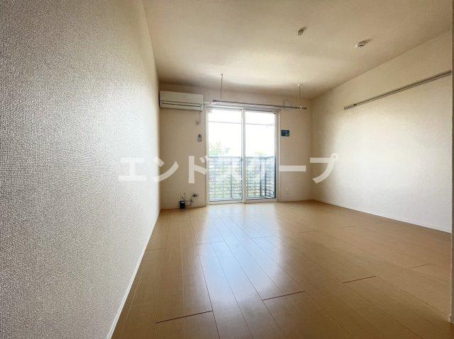 プレシャス育英の居間・リビング|高崎、前橋、伊勢崎エリアのお部屋探しはエンドスケープまで！お客様の理想お聞かせ下さい♪