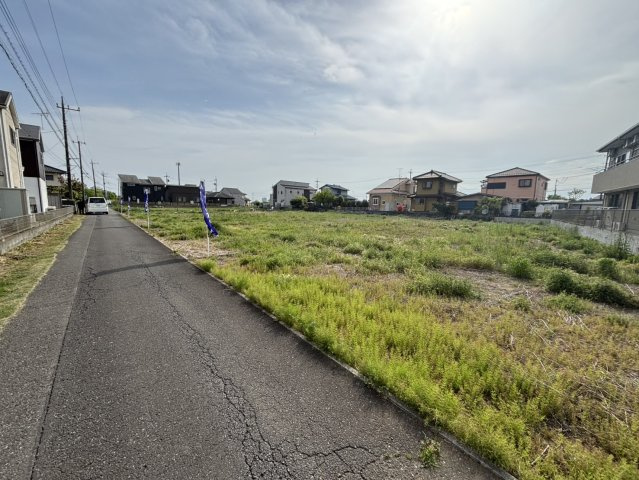 川越市萱沼　建築条件なし売地　「南古谷駅」徒歩43分　敷地150坪　【南古谷小学区】の前面道路含む現地写真