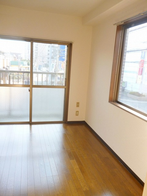 コート・オダマキの洋室|5帖の洋室