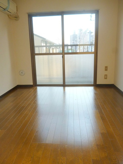 コート・オダマキのその他