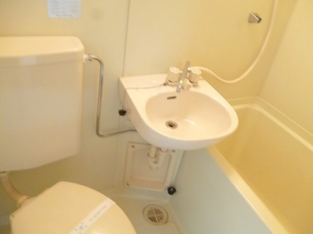 コート・オダマキの洗面所|洗面台