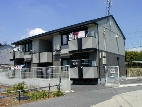 大和高田市大字池田のアパートの外観