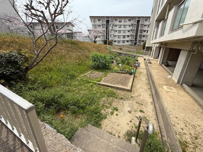 【庭】 | 狩口台住宅32号棟