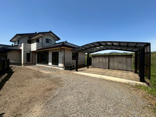 中古戸建　上田市塩川の駐車場|駐車スペースです。広々としたスペースで駐車３台可能