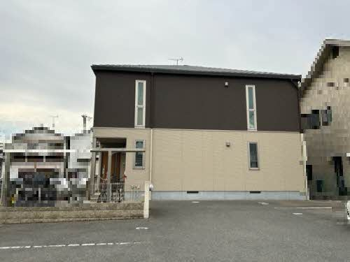 シャーメゾン東上小阪の駐車場