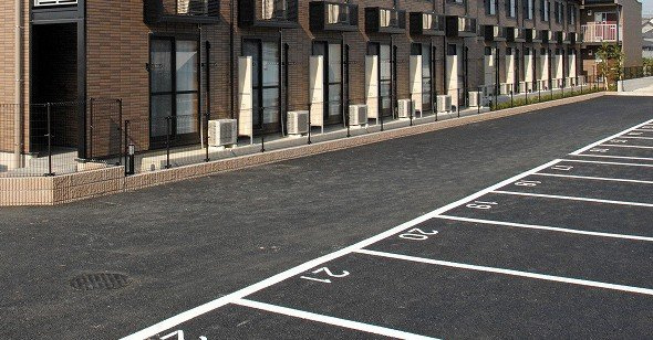 レオパレスフローラＭＫの駐車場