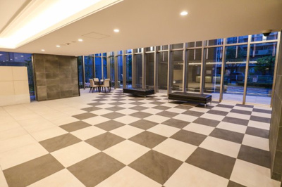 【エントランス】 | サンメゾン新金岡レジデンシャル | 開放的なエントランスロビー♪