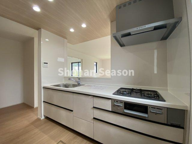 【キッチン】 | お料理しながら会話弾む対面キッチン◎
収納力があり、キッチン周りがスッキリ片付きますよ♪