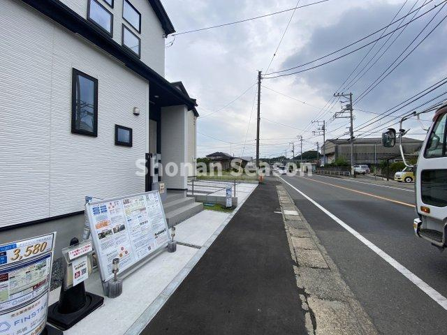 【周辺】 | 学区：金目小・中学校近く、金目親水公園（徒歩７分）
子育て環境良好な好立地で、今まで以上に明るいマイホーム生活を送りませんか♪