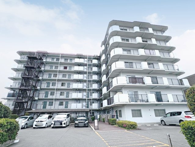 洋伸伏見ハイツの外観